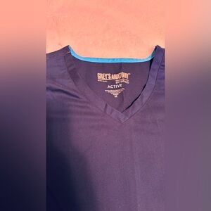 Grey's Anatomy Women’s Navy scrub top - great condition!